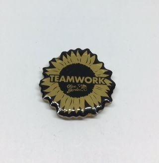 Olive Garden Restaurant Teamwork Service Lapel Pin