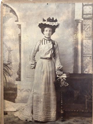 Victorian Carte De Visite Photograph of Well Dressed Lady J Deayton Winton 3