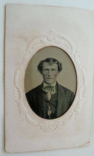 ANTIQUE TINTYPE PHOTO PORTRAIT OF A HANDSOME DAPPER YOUNG MAN WEARING A BOW TIE 2
