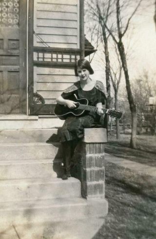 Zz674 Vtg Photo Young Woman Playing Guitar On Stoop C Early 1900 
