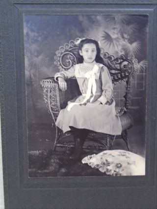Stunning B&w Photo Cabinet Card Young Girl Woman In Edwardian Wicker Chair