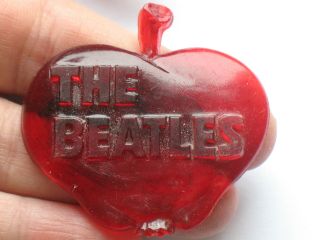 The Beatles Russian Pin Badge Button Singer Musician Band Vintage Red Apple Old