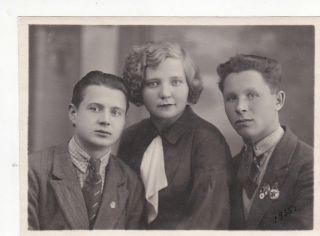 1930s Handsome Young Men Pretty Woman Friends Fashion Old Russian Antique Photo