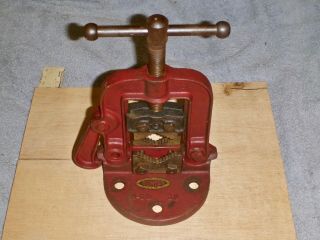 Vintage Dunlap Model No.  00 - H 6n Benchtop Pipe Vise/clamp For 1/8 " - 1¼ " Pipes