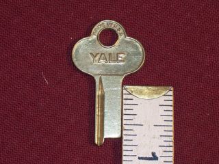 Vintage Yale Trunk Padlock Key Chest Antique Lock Strong Box Desk Cabinet 2