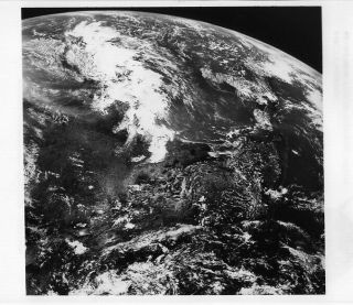 Apollo 11 / Orig Nasa 8x10 Press Photo - View Of Earth
