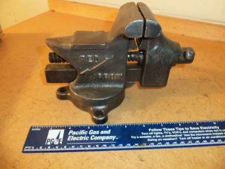 Vintage Columbian Red Arrow No.  63 Swivel Bench Vise/pipe Jaws & Anvil