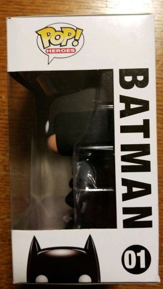Funko Pop HEROS: DC UNIVERSE - BATMAN 01.  Box has some shelf ware. 2