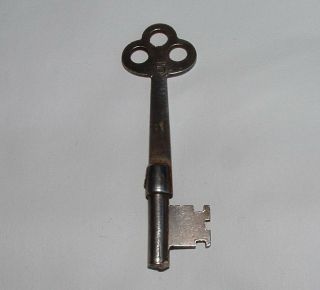 Vintage Antique Skeleton Key 5 Clover Bow