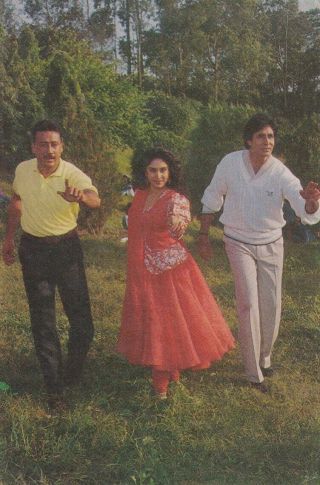Bollywood Postcard Pairs Meenakshi,  Jackie - Amitabh India