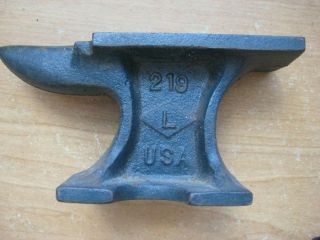 Vintage Small Cast Iron Anvil / L - 219 / 5 1/8” X 1 5/8 