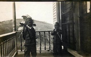 Real Photo Rppc Postcard: Full Image Of 2 Young Boys Dressed As Cowboy & Indian