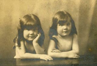Zz75 Vtg Photo Twin Girls,  Twins,  Christmas Card Opens Up C 1920 