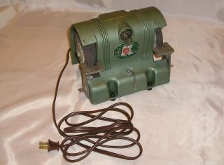 Vintage Keen Kutter 4 1/2 " Bench Grinder - Runs Well - Power Cord & Bulb