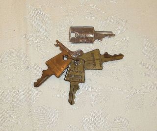 4 Vintage Samsonite Luggage Keys (1) 70 S (2) 94 (1) 96 & 020 Key