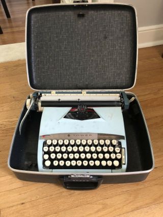 Vintage Sears Tower Constellation Portable Typewriter Model No.  871.  1510 In Case