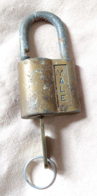 Vintage Padlock Yale Mfg Co.  Lock & Key Hardened Pin Tumbler Large