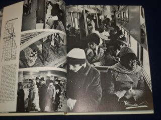 1972 THE CIRCLE UNIVERSITY OF ILLINOIS CHICAGO CIRCLE YEARBOOK W/ CASE - YB 434 3