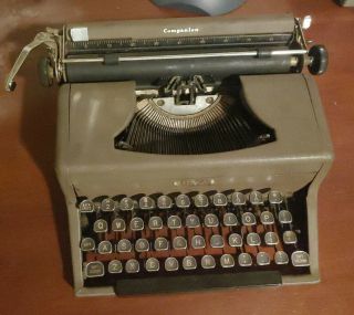 Antique/vintage Royal Companion Typewriter
