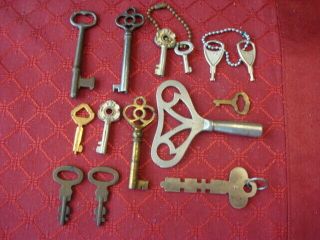 14 Vintage Antique Assorted Skeleton Keys Barrel/clock/cabinet Yale Ykk F 331