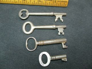 4 Vintage Keys/hollow & Solid Barrel/eagle,  Sargent/skeleton,  Clock,  Padlock,  Door