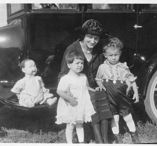 Vtg Photo 1921 Mom Boy & Girl On Car Running Board Creepy Doll Watches On S17