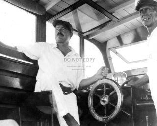 Ernest Hemingway At The Wheel Of His Boat " Pilar " - 8x10 Photo (az920)