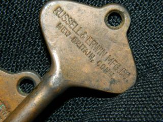 2 Vintage Antique R&E (Russell & Erwin) Mfg Co Skeleton Keys 224 2