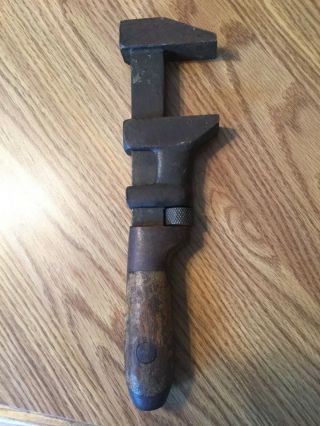 VINTAGE 10 1/2” ADJUSTABLE PIPE WRENCH WITH WOOD HANDLE 2