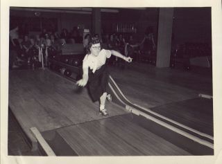 9 Vintage 1950 ' s Photos of Girls Women ' s BOWLING TEAM Champs Ohio NAMES 3