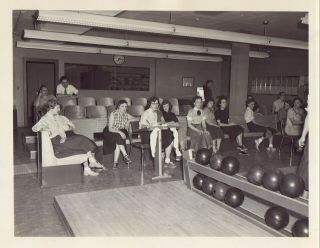 9 Vintage 1950 ' s Photos of Girls Women ' s BOWLING TEAM Champs Ohio NAMES 4