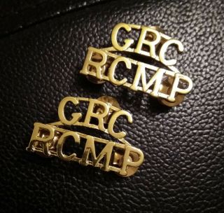 Canada Canadian Mounted Police Shoulder Title Badge Pin Pair.  Ex -