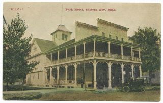 Early 1900s Postcard Park Hotel,  Vintage Car At Suttons Bay,  Mi
