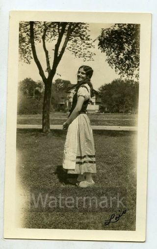 Vintage B/w Snapshot Photo 1930s Lady In Dress And Apron Ff55