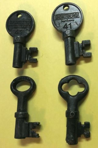 4 Vintage Antique Hollow Barrel Keys