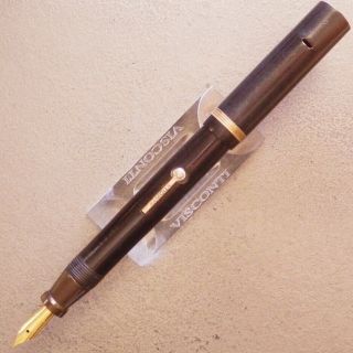 GT Oversize Jet Black FAMOUS Lever Fountain Pen F Nib Sac 4