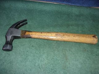Vintage Stanley 101 - 1/2 16 Oz Curved Claw Hammer With Handle