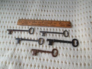 Vintage Skeleton Keys Cabinet Jewelry Box Music Grandfather Clock Mantel Wind - Up