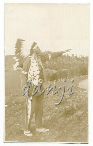 Pueblo Indian Chief " Rising Sun " Dramatically Pointing In Mexico Old Photo