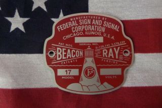 " Federal Sign And Signal Early Model 17 Beacon Ray 12 Volt Replacement Badge
