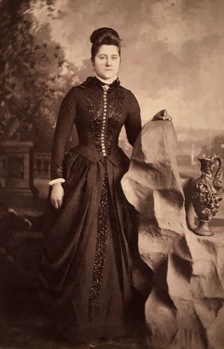 1890’s Young Lady School Girl Fancy Dress Cabinet Card Photo Fort Scott Kansas