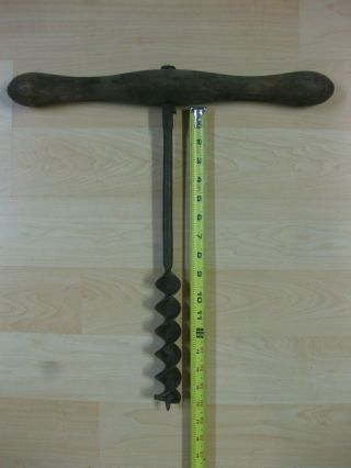 Vtg Antique HAND DRILL AUGER BIT wood handle tool 1 1/2 