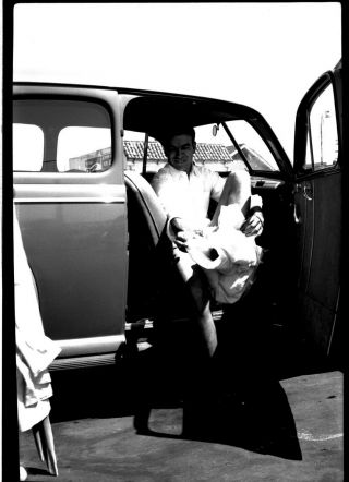 1940 Gay Interest Man Changing In Car On The Beach Fun Amateur Photo Negative B5