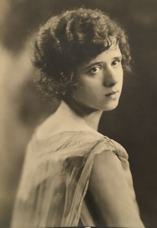 1910’s Elegant Pretty Young Lady School Girl Photo Photograph