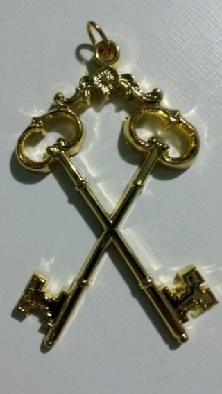 Masonic Treasurer Collar Jewel In Gold Tone