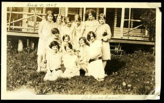 Vintage Photo Flapper Girls Short Hair Fashion Outdoor Schwenksville Pa 1928