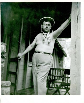 Vintage B/w Photo - Shirtless Man With Hat Ready For The Party - Gay Interest