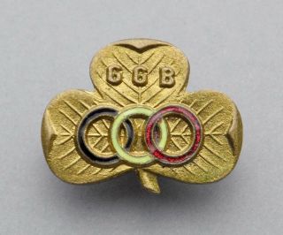Girl Guides Of Belgium.  Ggb Scouts.  Antique Enamel Brooch.  Insigna.  Pin.  Clover.