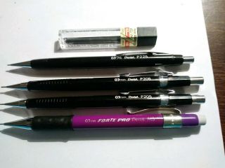Vintage Pentel 0.  5mm Mechanical Pencils And Lead Refill