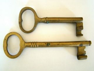 2 Antique Brass Skeleton Keys 5 3/4 " & 4 1/4 " Church Town Hall Court